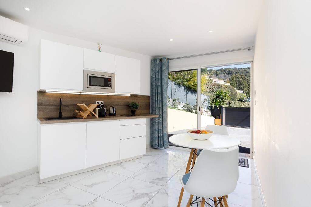 Studio rénové avec parking et terrasse à Eze village Exterior foto