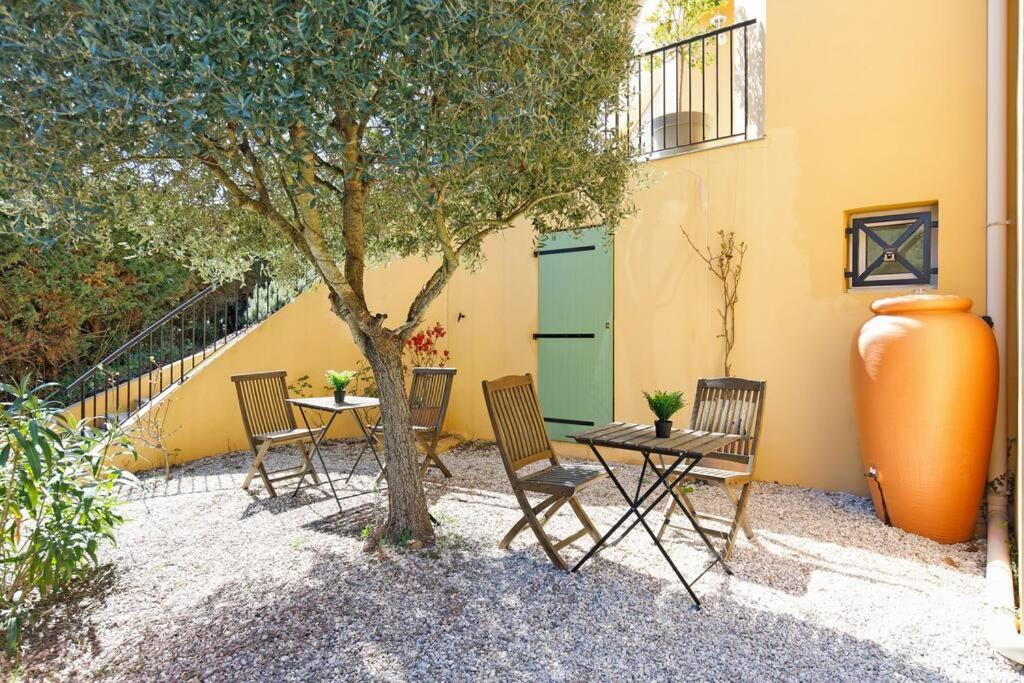 Studio rénové avec parking et terrasse à Eze village Exterior foto